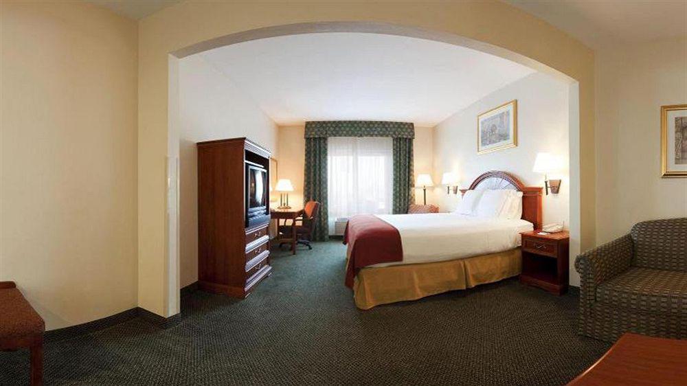Holiday Inn Express Hotel & Suites Canton By Ihg Bagian luar foto