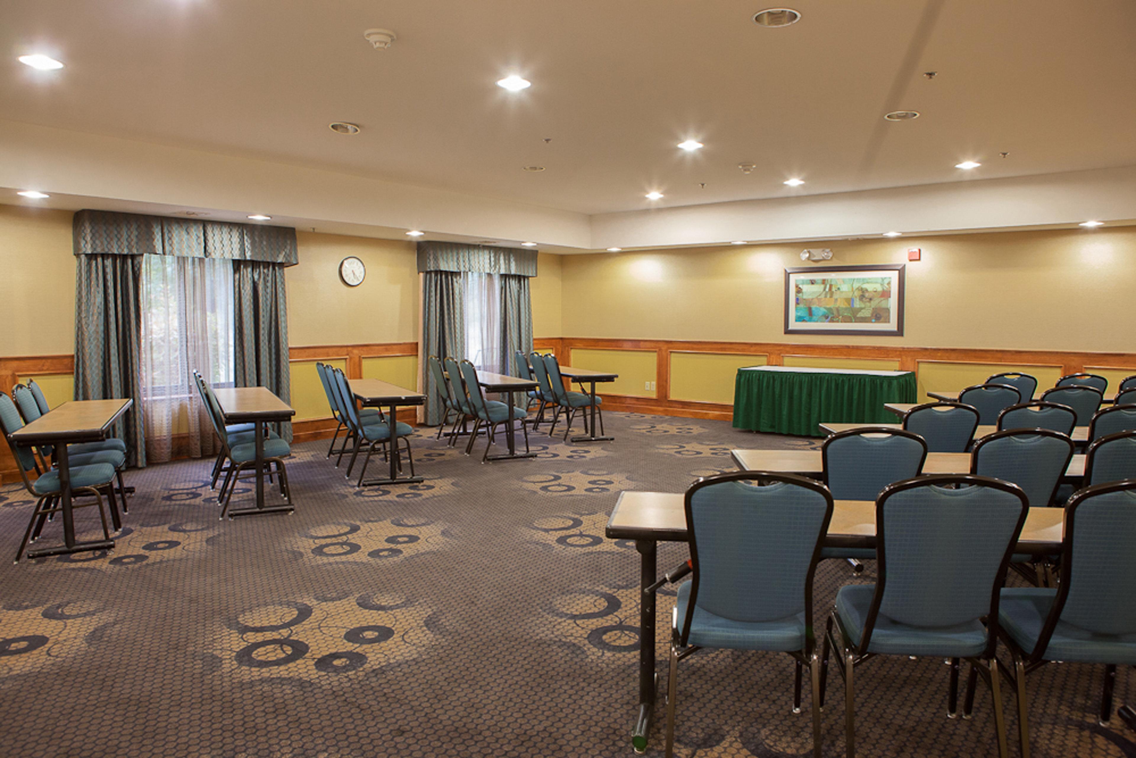 Holiday Inn Express Hotel & Suites Canton By Ihg Bagian luar foto