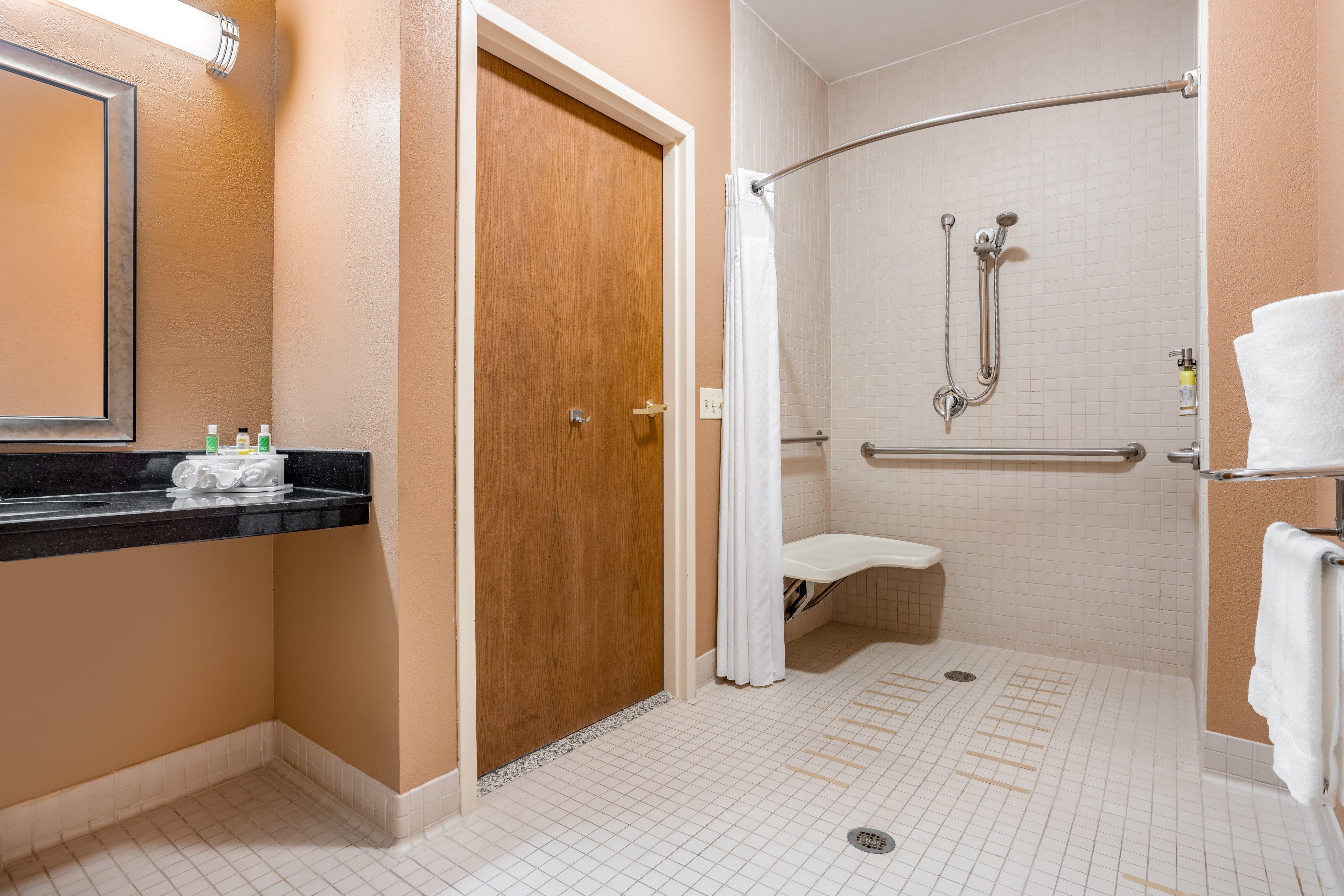Holiday Inn Express Hotel & Suites Canton By Ihg Bagian luar foto
