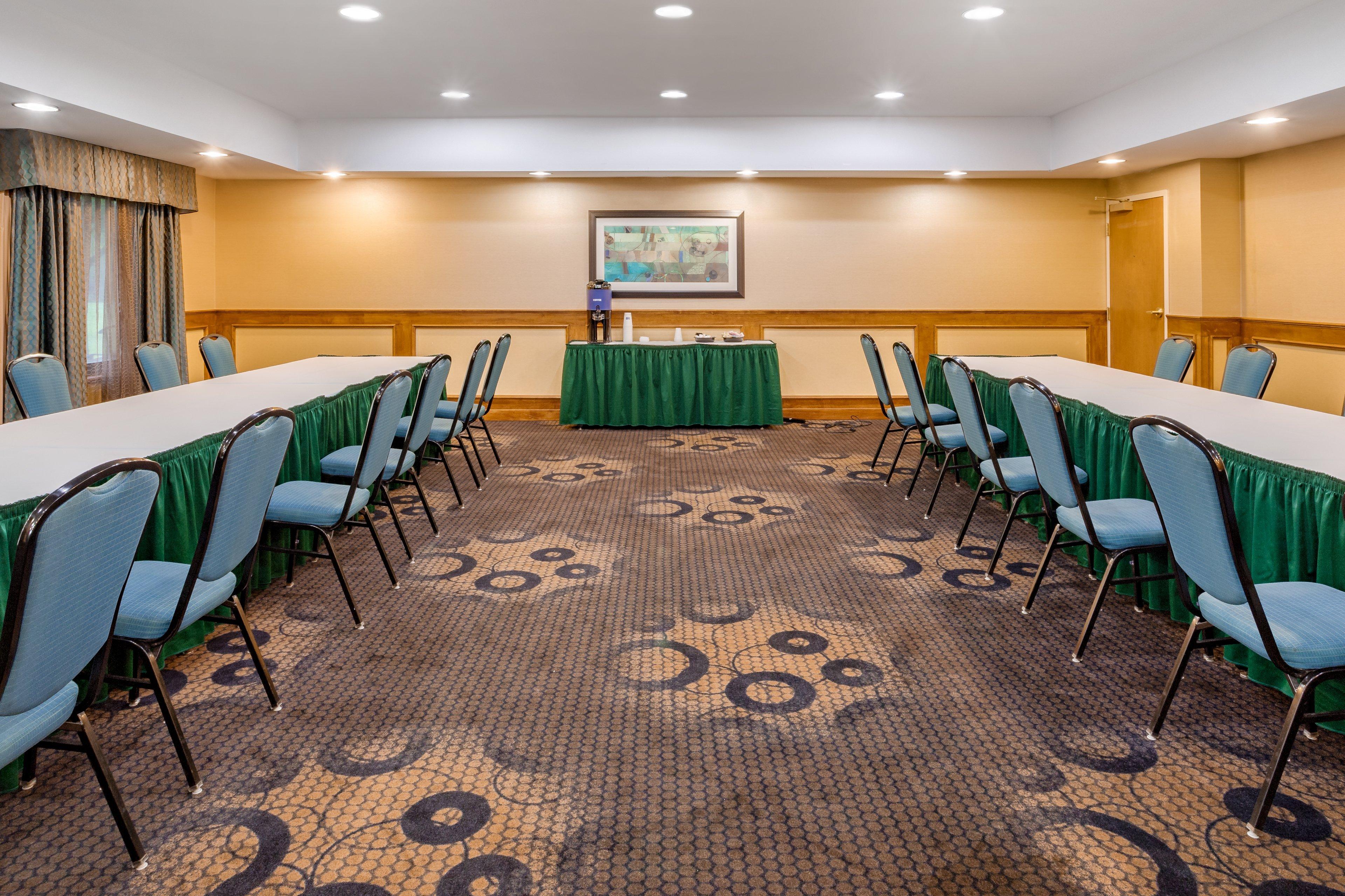 Holiday Inn Express Hotel & Suites Canton By Ihg Bagian luar foto