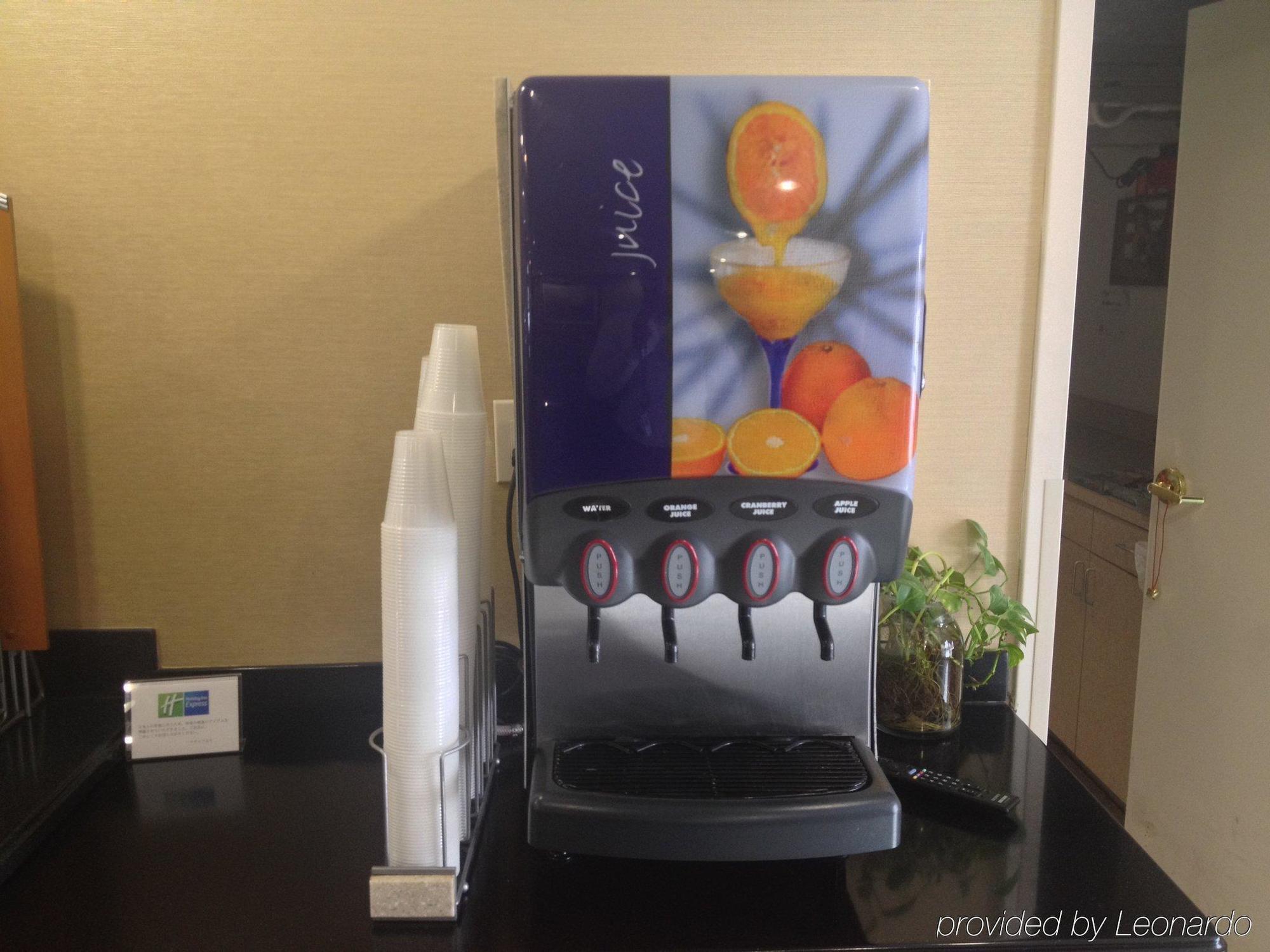 Holiday Inn Express Hotel & Suites Canton By Ihg Bagian luar foto