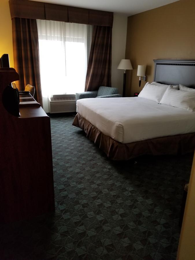 Holiday Inn Express Hotel & Suites Canton By Ihg Bagian luar foto