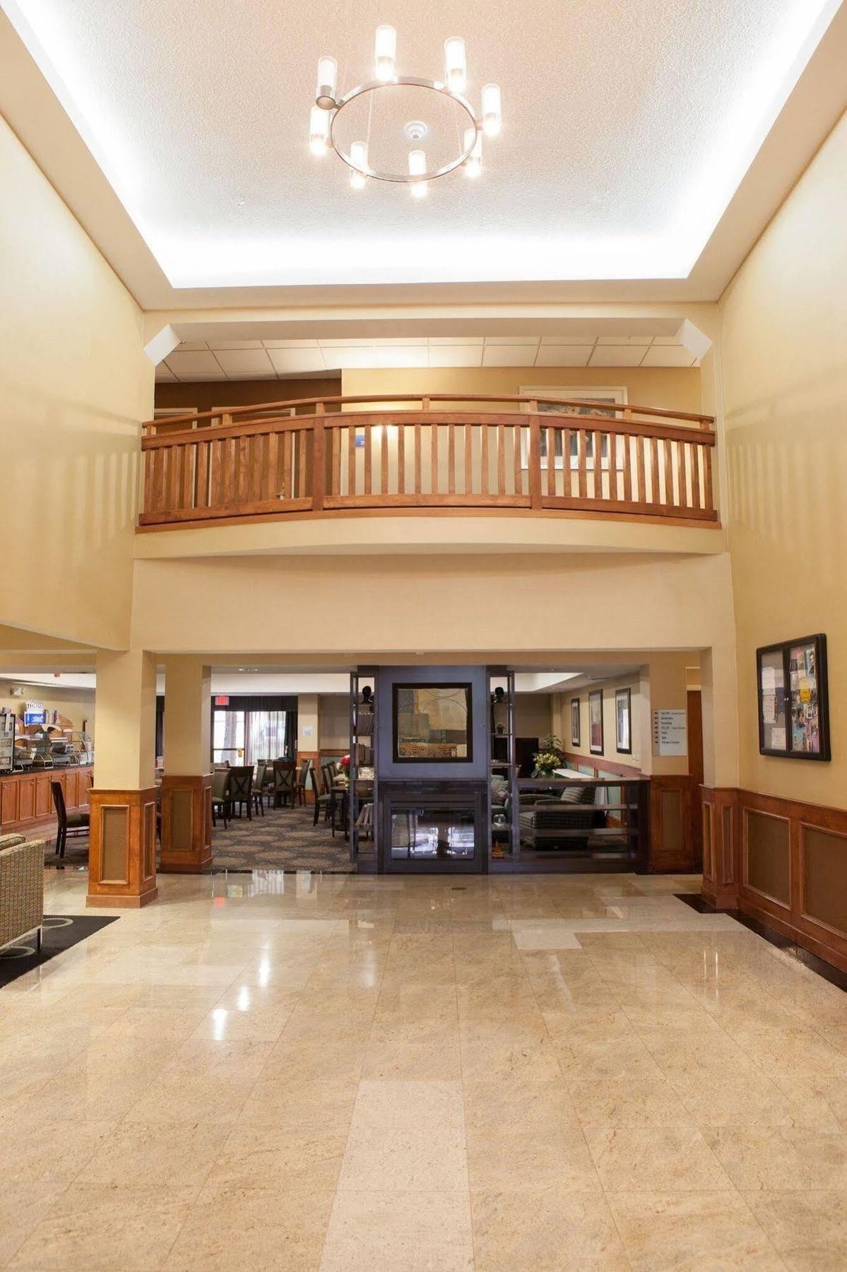 Holiday Inn Express Hotel & Suites Canton By Ihg Bagian luar foto