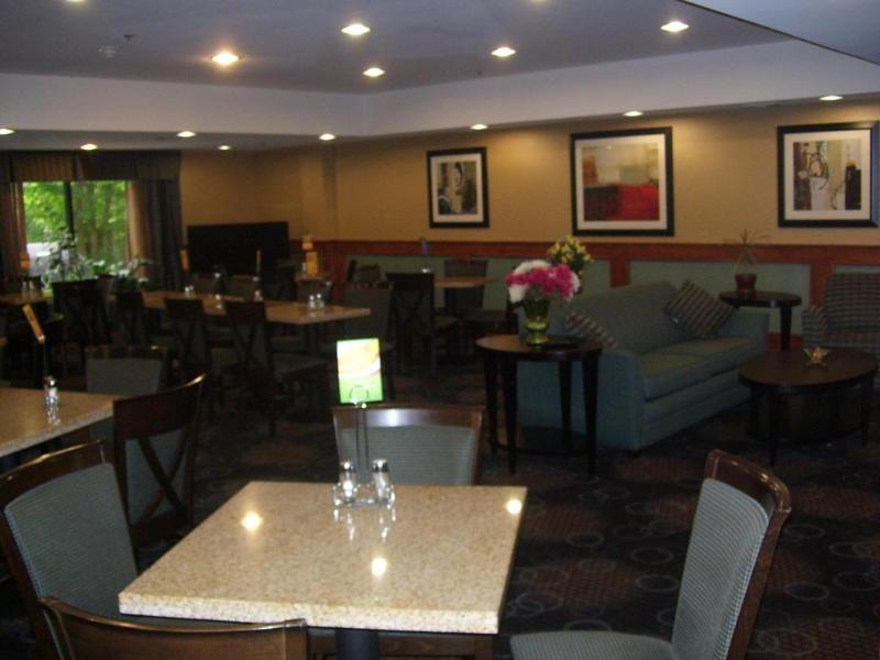 Holiday Inn Express Hotel & Suites Canton By Ihg Bagian luar foto